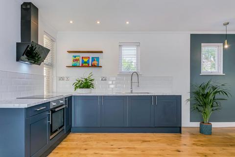 31 Drayton Road, London, W13 0LD