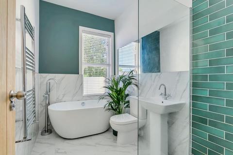 31 Drayton Road, London, W13 0LD