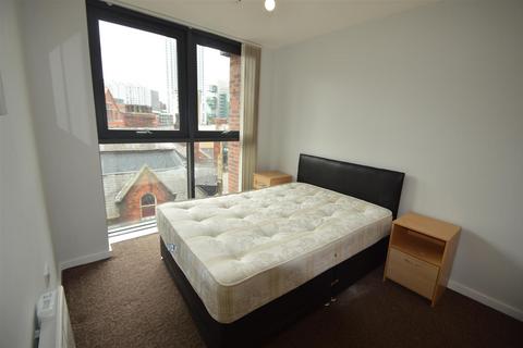 2 bedroom flat to rent, City Point 2, Salford M3
