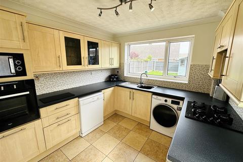 3 bedroom semi-detached house for sale, Coniston Way, Goole