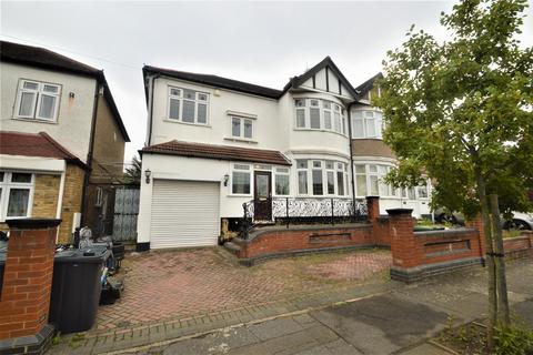 4 bedroom semi-detached house to rent, Peterborough Gardens, Ilford