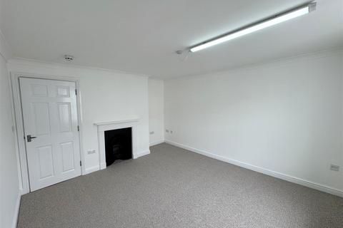 2 bedroom flat to rent, Union Street, Ryde, PO33 2DU