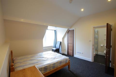 6 bedroom maisonette to rent, 18625946 Whiteladies Road, Clifton, Bristol
