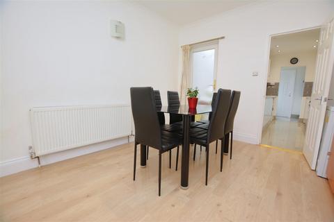 3 bedroom terraced house for sale, Oakwood Avenue, Mitcham CR4