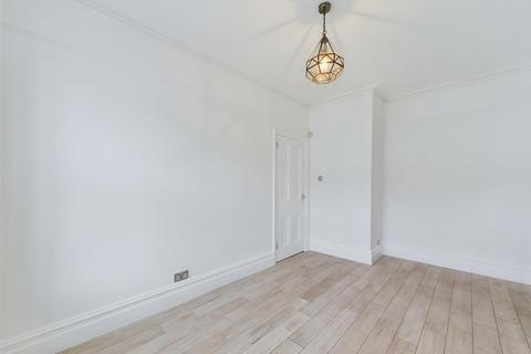 35 Cambridge Road, London, SE20 7XJ