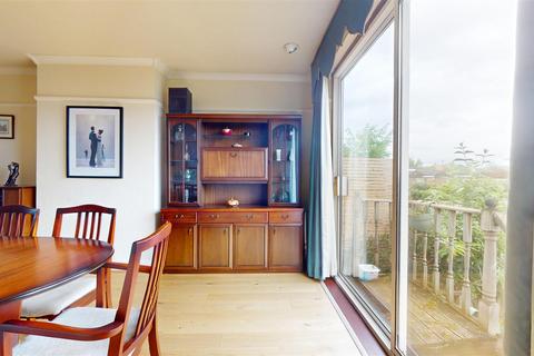 738 Wells Road, Bristol, BS14 0PA