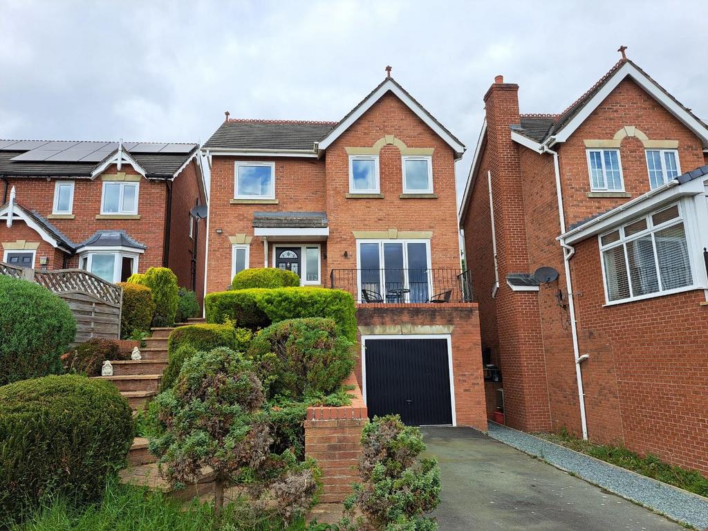 Gungrog Hill, SY21 7UL 4 bed detached house for sale £299,950