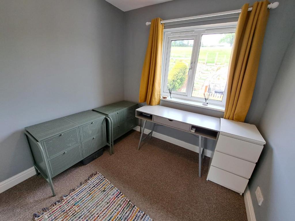 Bed 4.jpg
