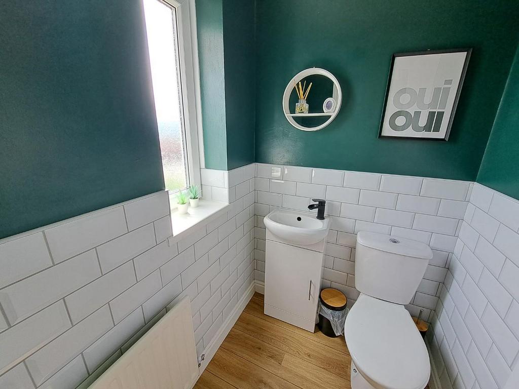 Downstairs WC.jpg