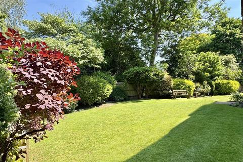 1 bedroom retirement property for sale, Allingham Court, Farncombe