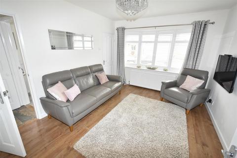 1 bedroom detached bungalow for sale, Telese Avenue, Canvey Island SS8