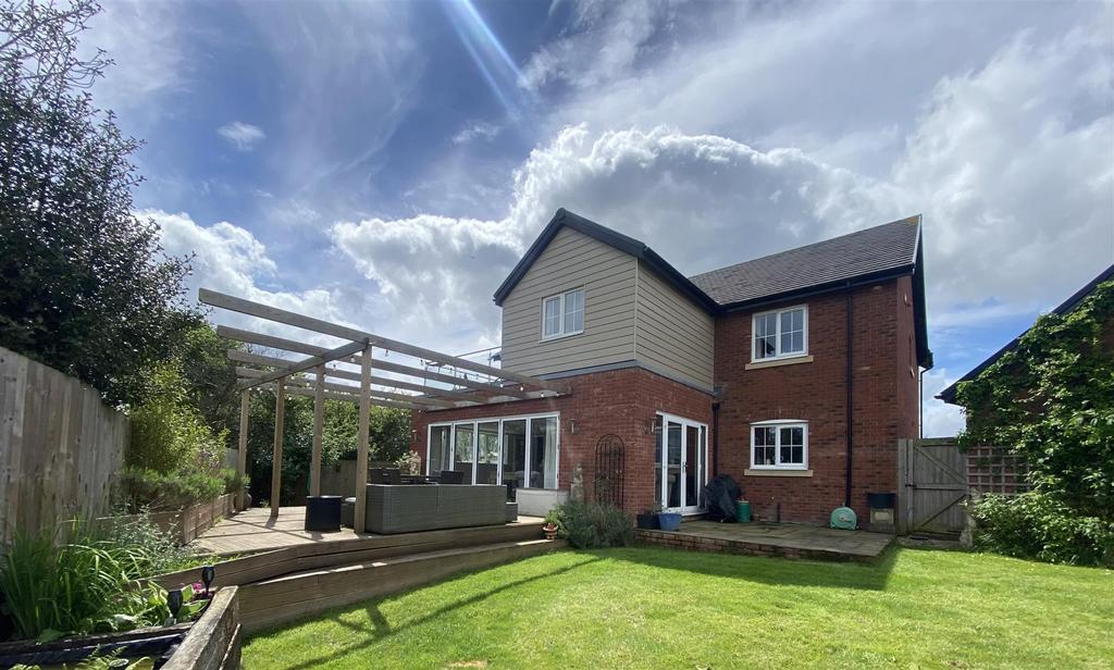 Falkland Road, Dorrington, Shrewsbury 4 bed detached house for sale £