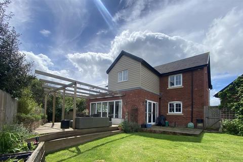 4 bedroom detached house for sale, Falkland Road, Dorrington, Shrewsbury