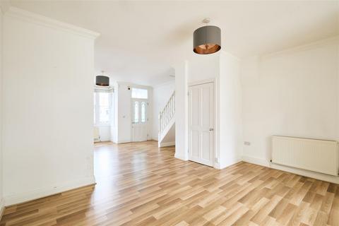 30 Riverview Grove, London, W4 3QJ