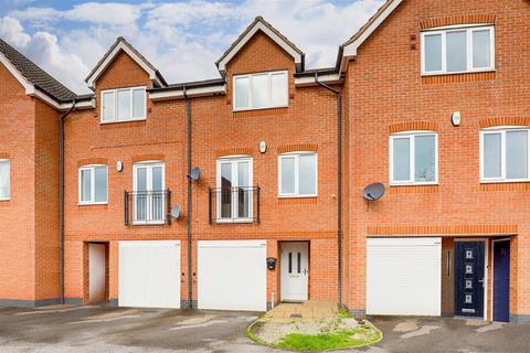 3 bedroom townhouse for sale, Maun View Gardens, Sutton-In-Ashfield NG17