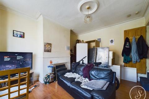 2 bedroom terraced house for sale, Bexley Avenue, Leeds