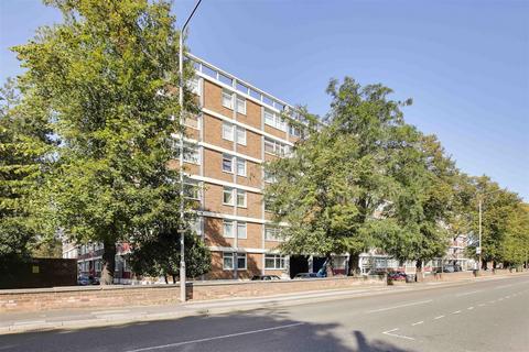 2 bedroom flat for sale, Princeton House, Wilford Lane, West Bridgford NG2