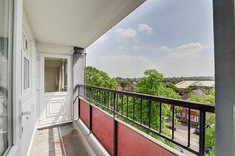 2 bedroom flat for sale, Princeton House, Wilford Lane, West Bridgford NG2