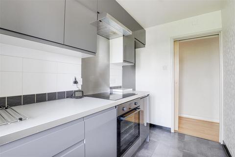 2 bedroom flat for sale, Princeton House, Wilford Lane, West Bridgford NG2