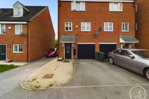 3 bedroom semi-detached house for sale, Waggon Road, Leeds