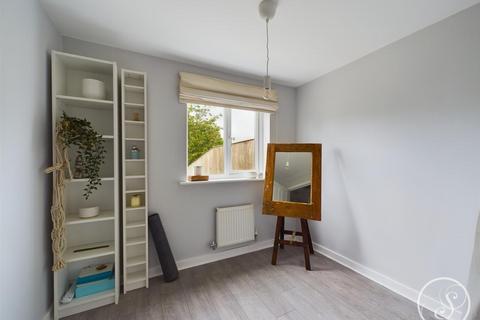 168 Waggon Road, Leeds, LS10 4GX