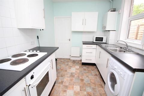 4 bedroom terraced house to rent, Martyrsfield Road, Canterbury