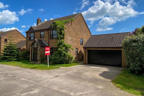 4 bedroom detached house for sale, Pebble View Walk, Hopton