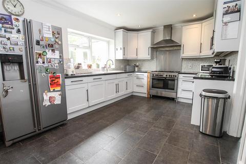 4 bedroom detached house for sale, Hook End Road, Hook End, Brentwood