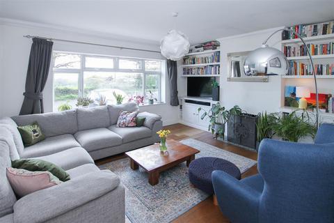 undefined, Hook End Road, Hook End, Brentwood