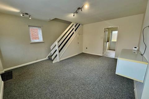 3 bedroom end of terrace house to rent, Sutcliffe Court, Darlington