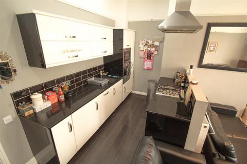 1 bedroom apartment to rent, Richmond Road, Hyde Park, Leeds, LS6 1BX