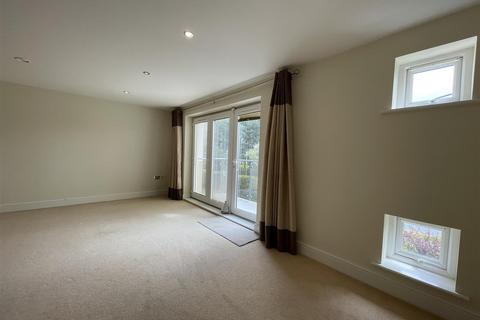 2 bedroom apartment to rent, Captains View, Scarborough YO12
