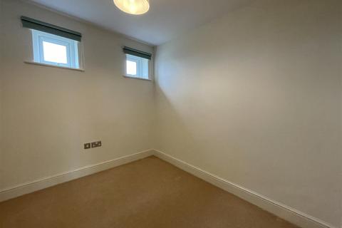 2 bedroom apartment to rent, Captains View, Scarborough YO12