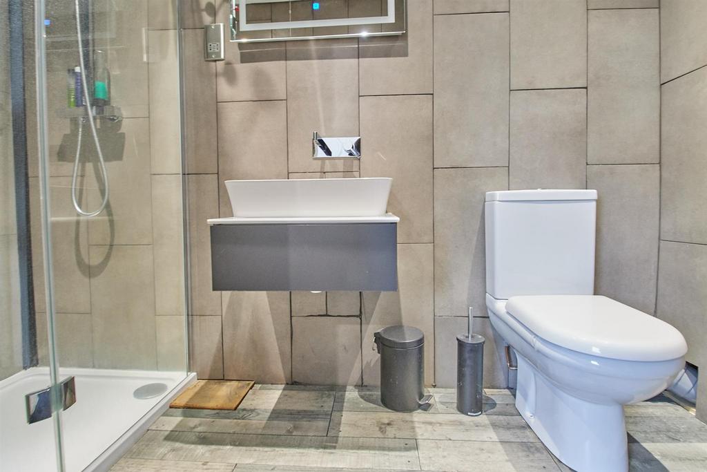 En suite shower room