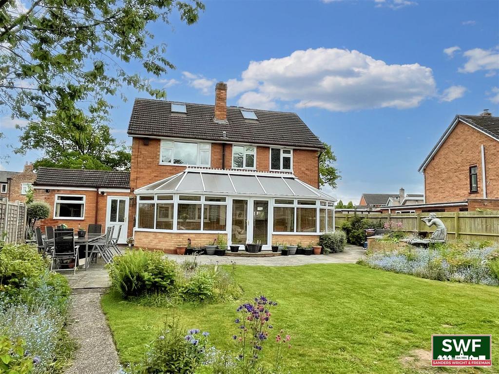Taunton Avenue, Fordhouses 3 bed detached house for sale £395,000