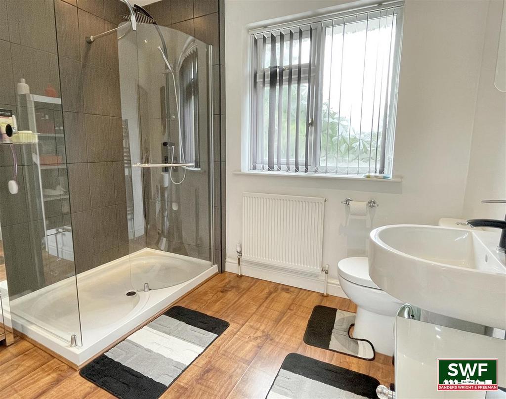 En suite shower room