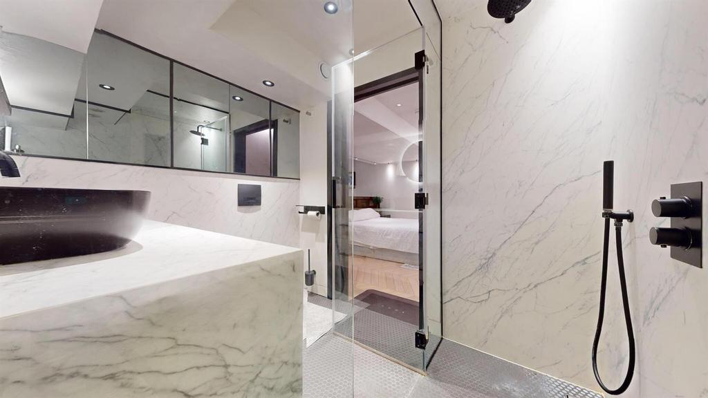 1 BKHbathroom2.jpg