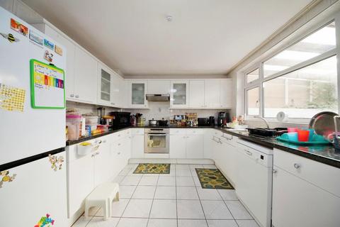 4 bedroom house for sale, The Fairway, Palmers Green, N13