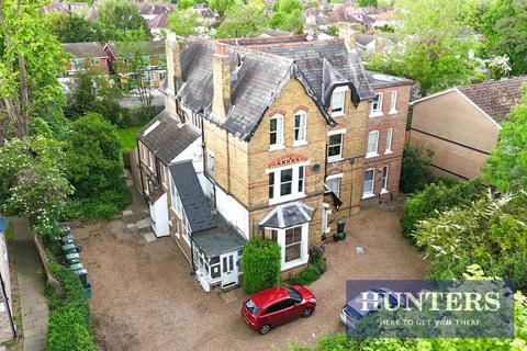 2 bedroom maisonette for sale, The Avenue, Worcester Park