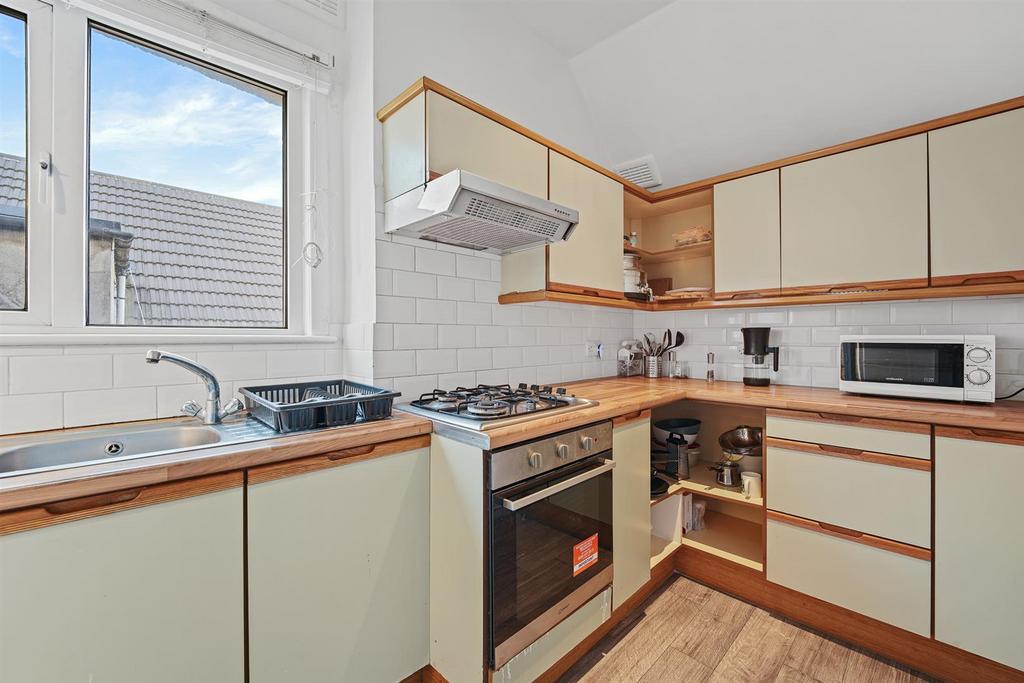 CCLR   Flat 4 98 Brondesbury Park Kitchen 3 (1).jp