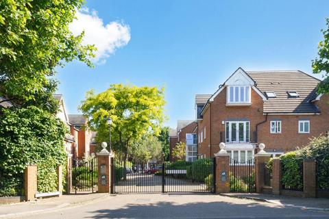 4 bedroom townhouse to rent, Honeyman Close, Brondesbury Park, NW6