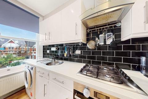 2 bedroom property to rent, Kempe Road, London, NW6