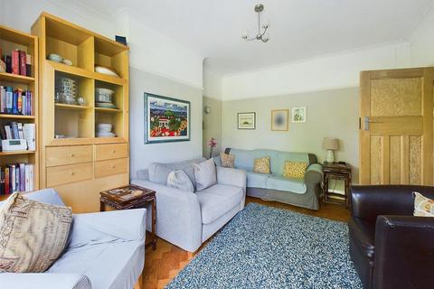 3 Sylvan Close, South Croydon, CR2 8DS