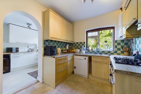 3 Sylvan Close, South Croydon, CR2 8DS