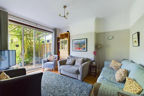 3 Sylvan Close, South Croydon, CR2 8DS