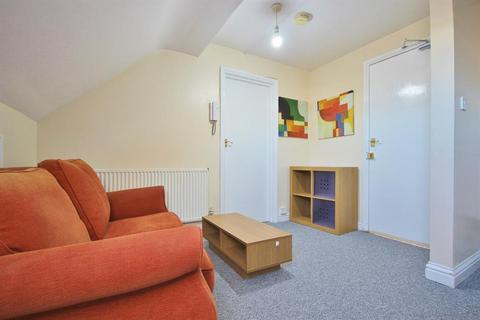 1 bedroom flat to rent, Ashgrove Road, Ilford, IG3 9XF