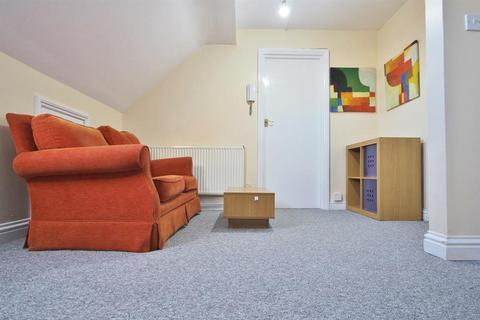 1 bedroom flat to rent, Ashgrove Road, Ilford, IG3 9XF