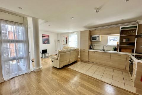 1 bedroom flat for sale, Medina Road, Cowes