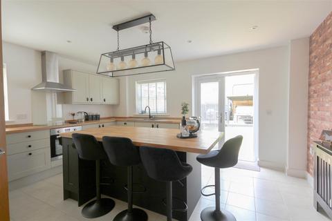 1 Southfields, Tillingham, Southminster, CM0 7FY