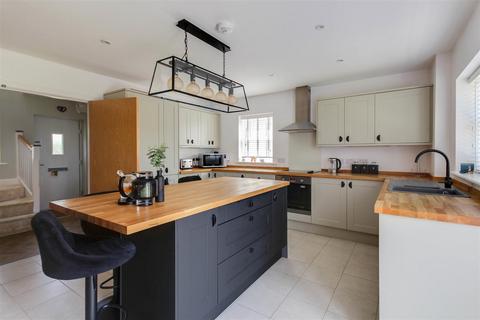 1 Southfields, Tillingham, Southminster, CM0 7FY